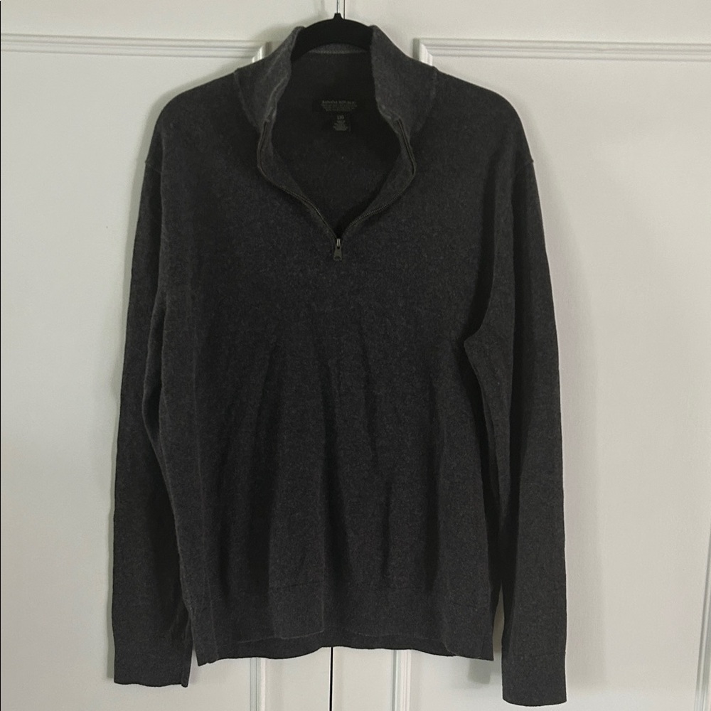 Banana Republic men’s Gray Half-Zip